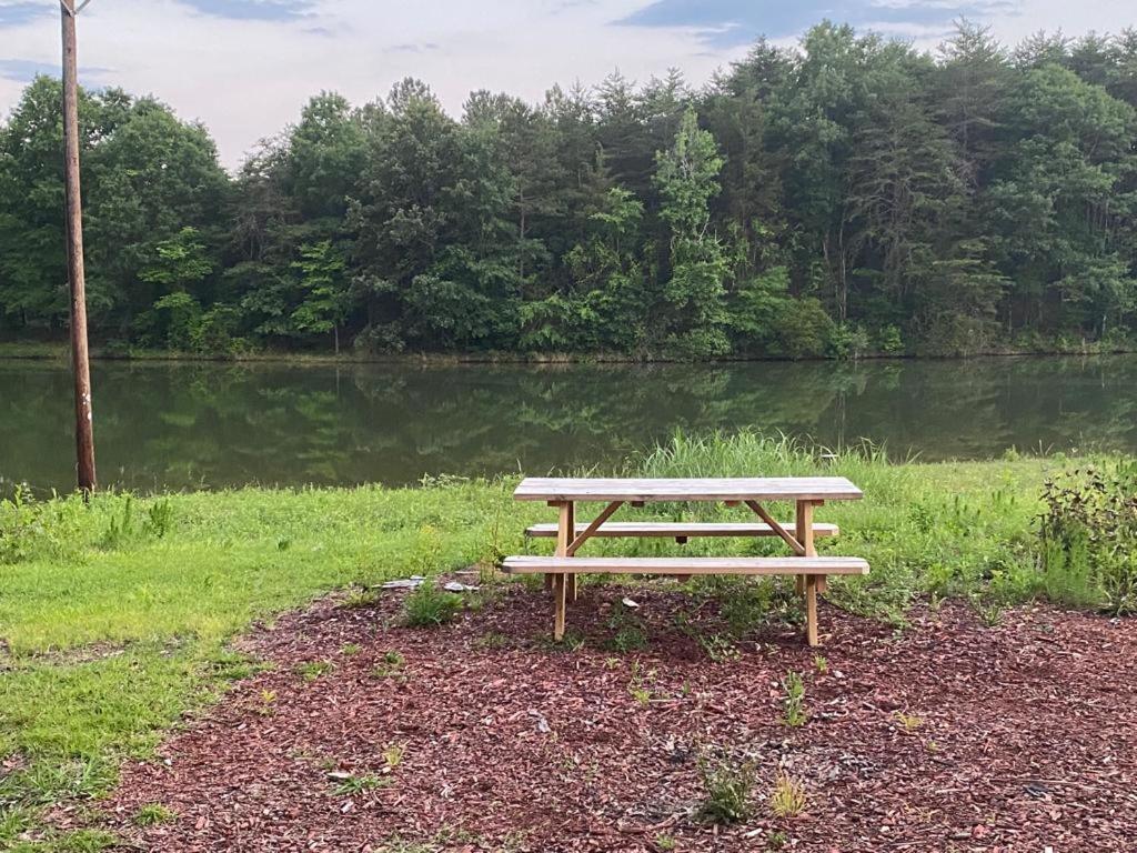 Emmar Blue & Fishing Lake Charlotte Luaran gambar